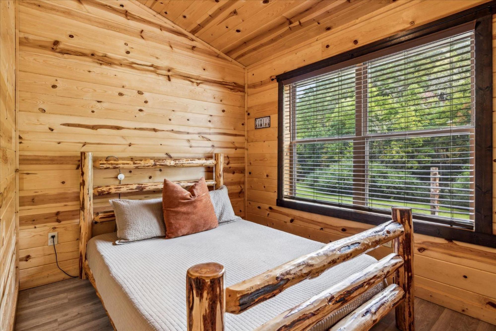 Music Row Cabin Starkeytown Екстериор снимка